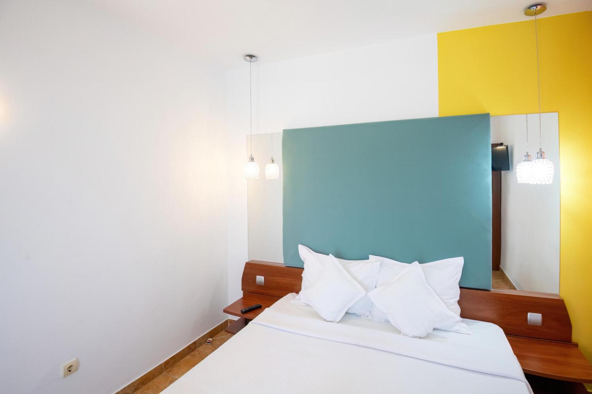 Complex Modern All Inclusive 마마이아 외부 사진